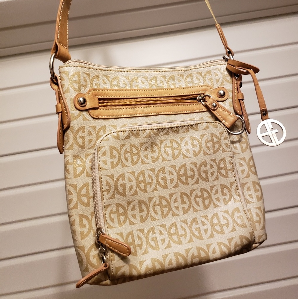 Giani Bernini crossbody